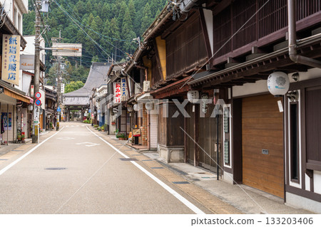 Gifu Prefecture: The old townscape of Gujo Hachiman and Hachiman Town 133203406