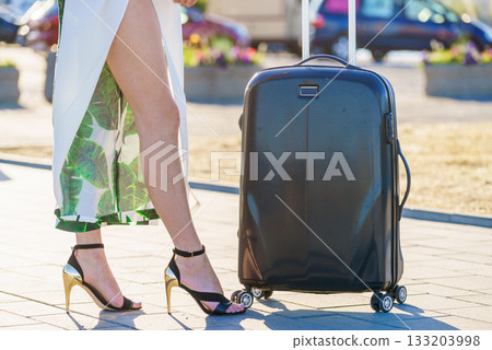 Fashion model traveling to new city Fashion model traveling to new city 133203998