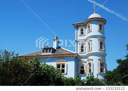 映襯著藍天的西式建築 133210112