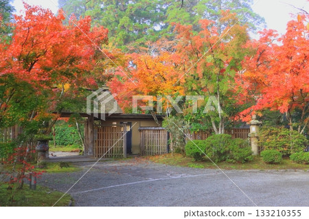 Autumn around Lake Kinrin (ryokan, Yufuin Town, Yufu City) Autumn around Lake Kinrin (ryokan, Yufuin Town, Yufu City) 133210355
