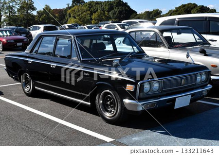 黑色汽車（豐田皇冠第三代超豪華版） 133211643