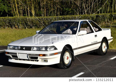 白色汽車（豐田 Soarer，第二代） 133212011