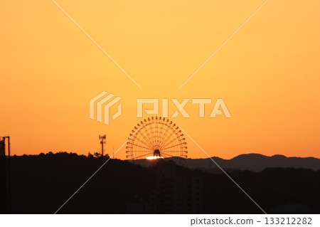 從摩天輪上看日出 從摩天輪上看日出 133212282