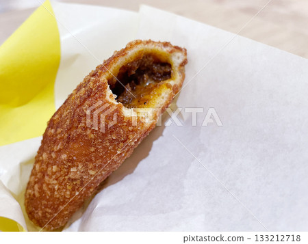 Cheese curry bread 133212718