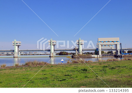 淀川河堰、淀川堰閘門和淀川公園 133214395