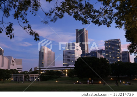 橫濱港未來港口公園的日落 橫濱港未來港口公園的日落 133214729