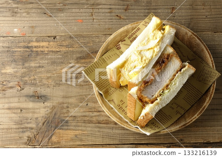 Thick-cut cutlet sandwich and egg sandwich 133216139