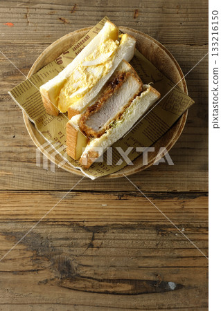 厚切肉餅三明治和雞蛋三明治 厚切肉餅三明治和雞蛋三明治 133216150