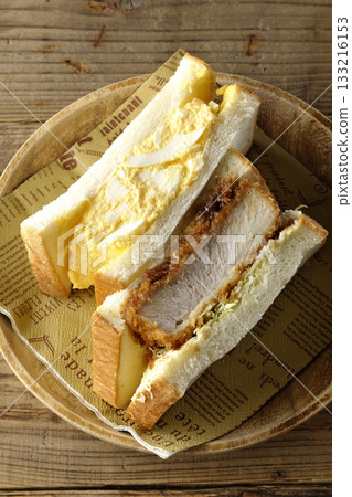 Thick-cut cutlet sandwich and egg sandwich 133216153