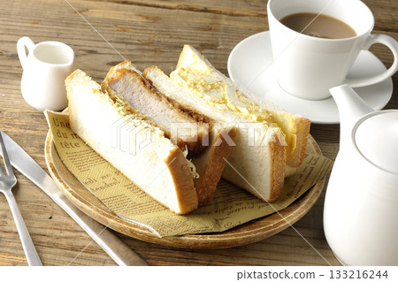 Thick-cut cutlet sandwich, egg sandwich and tea 133216244