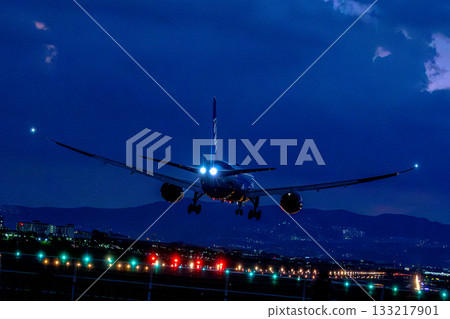 Cutting through the blue darkness, onto the runway of light Cutting through the blue darkness, onto the runway of light 133217901