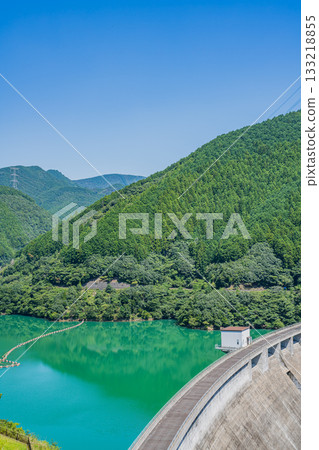 View of the reservoir lake (Kawasemi Lake) of the Otagawa Dam in Morimachi (Shizuoka Prefecture) View of the reservoir lake (Kawasemi Lake) of the Otagawa Dam in Morimachi (Shizuoka Prefecture) 133218855