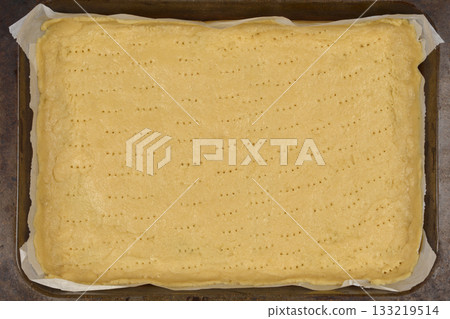 Raw pie crust Raw pie crust 133219514