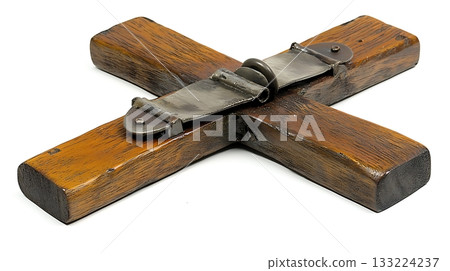 Wooden cross with a metal clasp 133224237