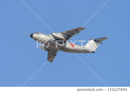 日本航空自衛隊首架C-1運輸機升空 133227849