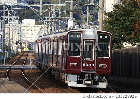 [Hankyu] 8000 series (Minoh Line: Makiochi Station) 133228929