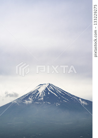 Mount Fuji in early summer as seen from Kawaguchiko Town, Yamanashi Prefecture Mount Fuji in early summer as seen from Kawaguchiko Town, Yamanashi Prefecture 133229275