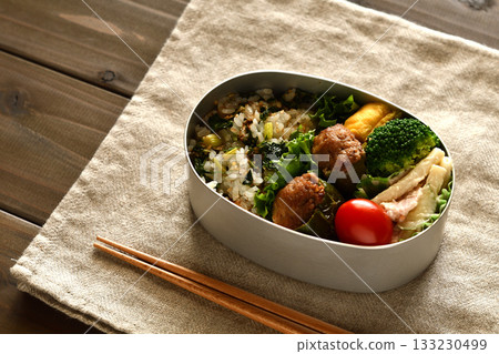 Meat-stuffed green pepper bento Meat-stuffed green pepper bento 133230499