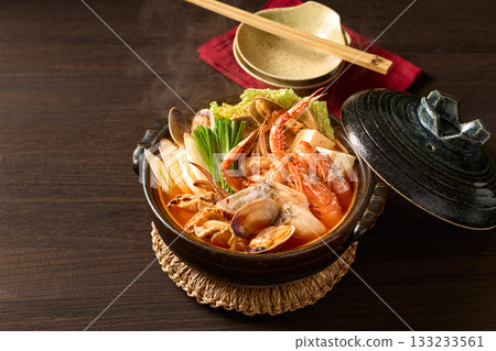 Seafood jjigae pot 133233561