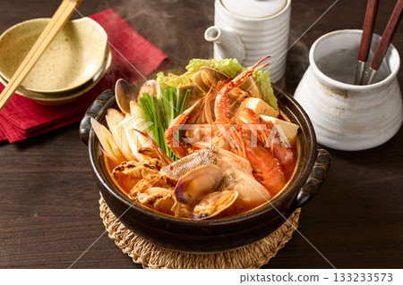 Seafood jjigae pot 133233573