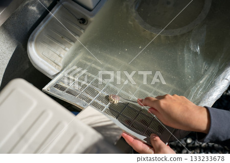 Cleaning the ventilation fan in the kitchen Cleaning the ventilation fan in the kitchen 133233678