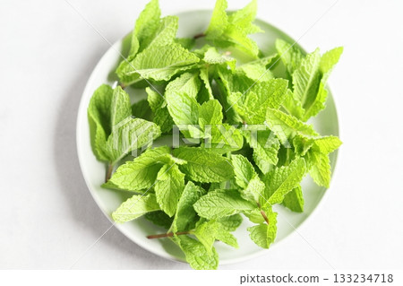 Spearmint 133234718