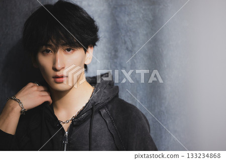 Male's portrait 133234868