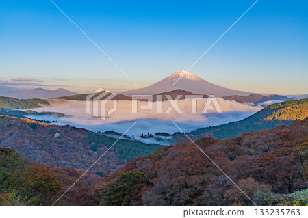 【神奈川縣】箱根大觀山的秋色、蘆之湖的雲海以及富士山的黎明。 133235763