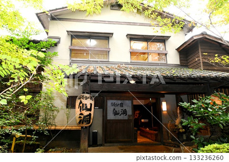 [由布院溫泉螢之宿「仙道」露天浴池入口，由布市] 133236260