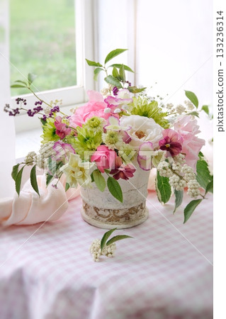 窗邊的插花 窗邊的插花 133236314