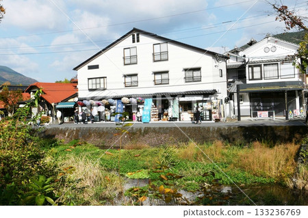 [Yufu City, Yufuin Onsen, Firefly Viewing Spot "Oita River" and Mingei Village Area] 133236769