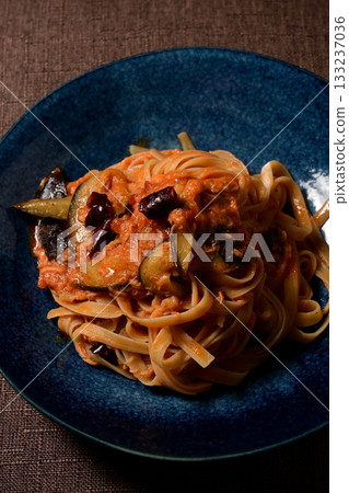 茄子鮪魚義大利麵配番茄醬 茄子鮪魚義大利麵配番茄醬 133237036