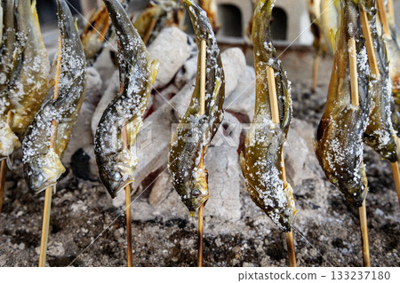 木炭烤香魚 133237180