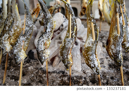 木炭烤香魚 133237181