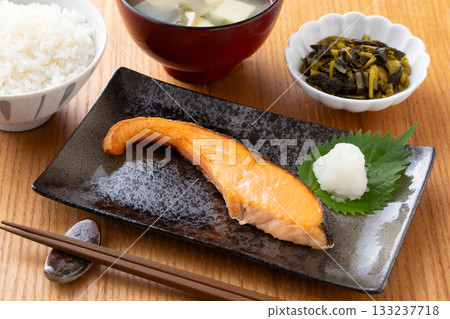 烤銀鮭魚飯 133237718