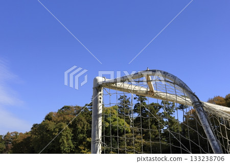 Looking up at the soccer goalpost 133238706