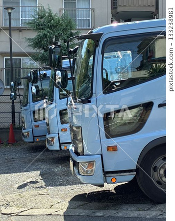 Garbage truck 133238981