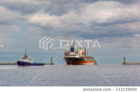 Bulk carrier leaving the port of Gdynia, Poland 133239000