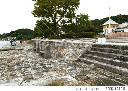 【宇岐市:日本唯一的歷史港口遺址,世界文化遺產,國家指定重要文化財產:三隅西港(三隅古港)的石砌碼頭】 【宇岐市:日本唯一的歷史港口遺址,世界文化遺產,國家指定重要文化財產:三隅西港(三隅古港)的石砌碼頭】 133239128