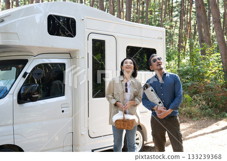 在山梨縣和八岳縣的露營地享受戶外時光。 133239368