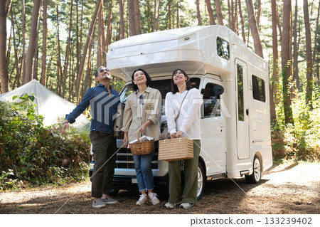 在山梨縣和八岳縣的露營地享受戶外時光。 133239402