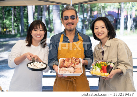 一家人在山梨縣八岳享受露營時光 133239457