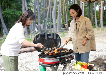 一家人在山梨縣八岳享受露營時光 133239499