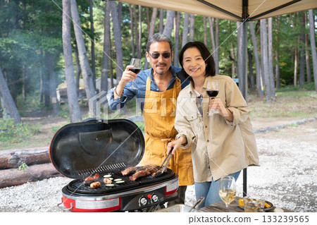 Family enjoying camping in Yatsugatake, Yamanashi Family enjoying camping in Yatsugatake, Yamanashi 133239565