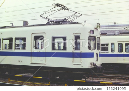 Odakyu 2200 series, car number 2211, Ono Depot, June 5, 1982 Odakyu 2200 series, car number 2211, Ono Depot, June 5, 1982 133241095