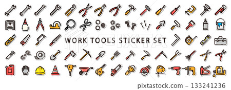 手繪工具和工作工具插圖貼紙組。向量素材，適用於建築、建築工地和工具相關主題。 133241236