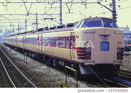 183 series Uchibo Line Limited Express "Sazanami" No. 8, 8M train, Motoyawata, June 6, 1982 183 series Uchibo Line Limited Express "Sazanami" No. 8, 8M train, Motoyawata, June 6, 1982 133242002