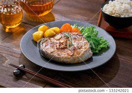 蒜蓉炒鮪魚尾排 蒜蓉炒鮪魚尾排 133242021