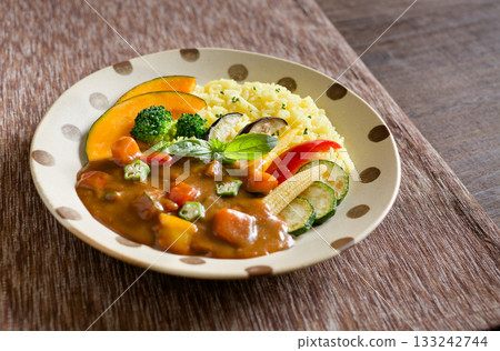 Summer vegetable curry 133242744