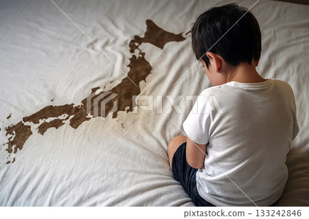 A bedwetting dog looks like a map of Japan 133242846